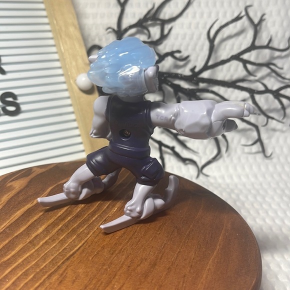 Freeze Blade Skylanders Swap Force 2014 Activision McDonalds 3" Figure. - Picture 3 of 4